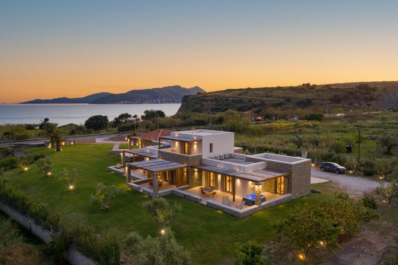 Quinta Essentia Suites Foiníki Esterno foto