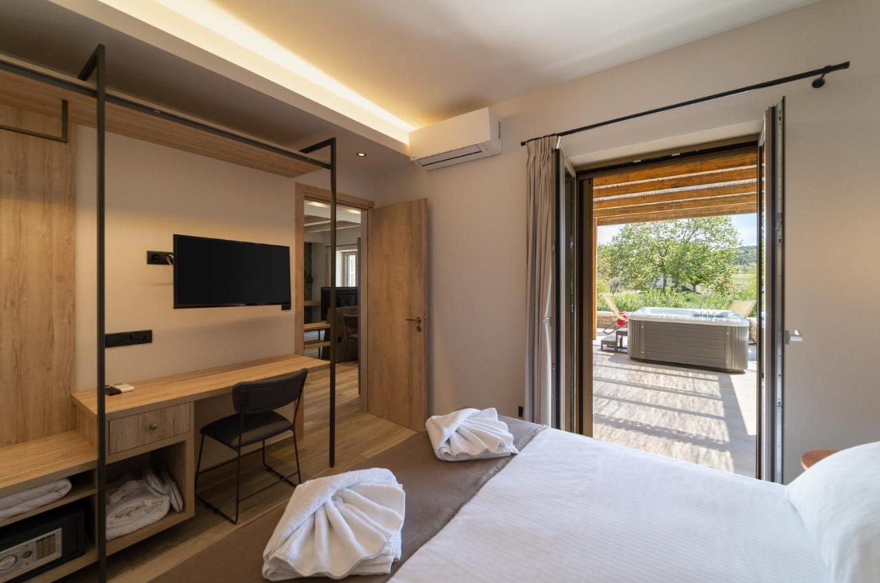 Quinta Essentia Suites Foiníki Esterno foto